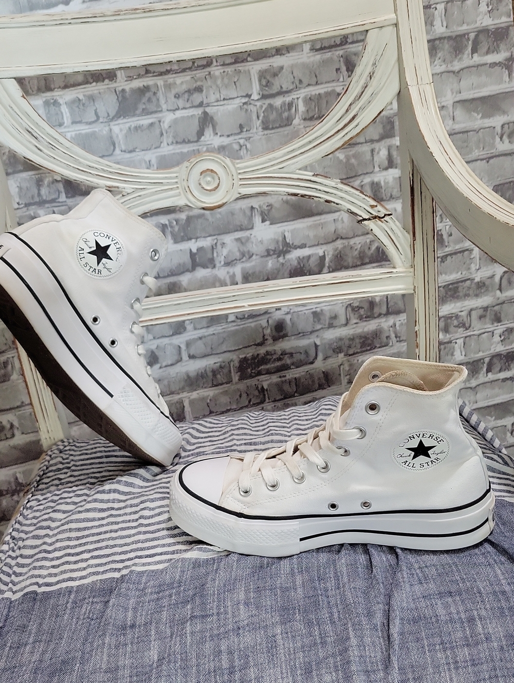 Converse White High-Top Canvas Platform Sneakers Womens Size 8 Shoes